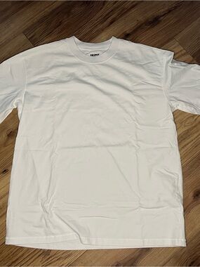 SKIMS Mens Cotton Classic Long Sleeve T-Shirt Chalk White Beige Medium M